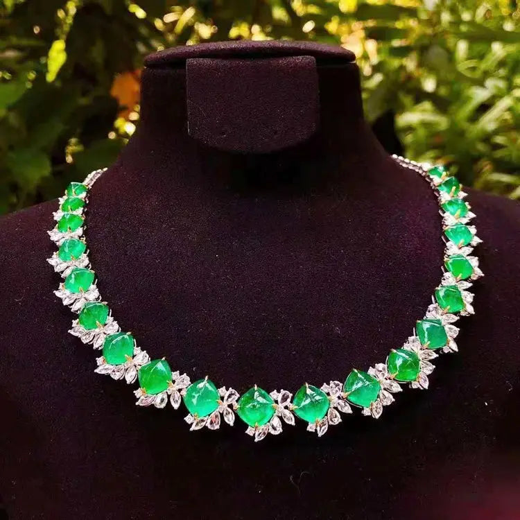 SGARIT Hot Sale Custom Jewellery Elegant Wedding Engagement Vivid Natural Emerald 18k Gold 44.32ct Natural Emerald Necklace Maison Valderre