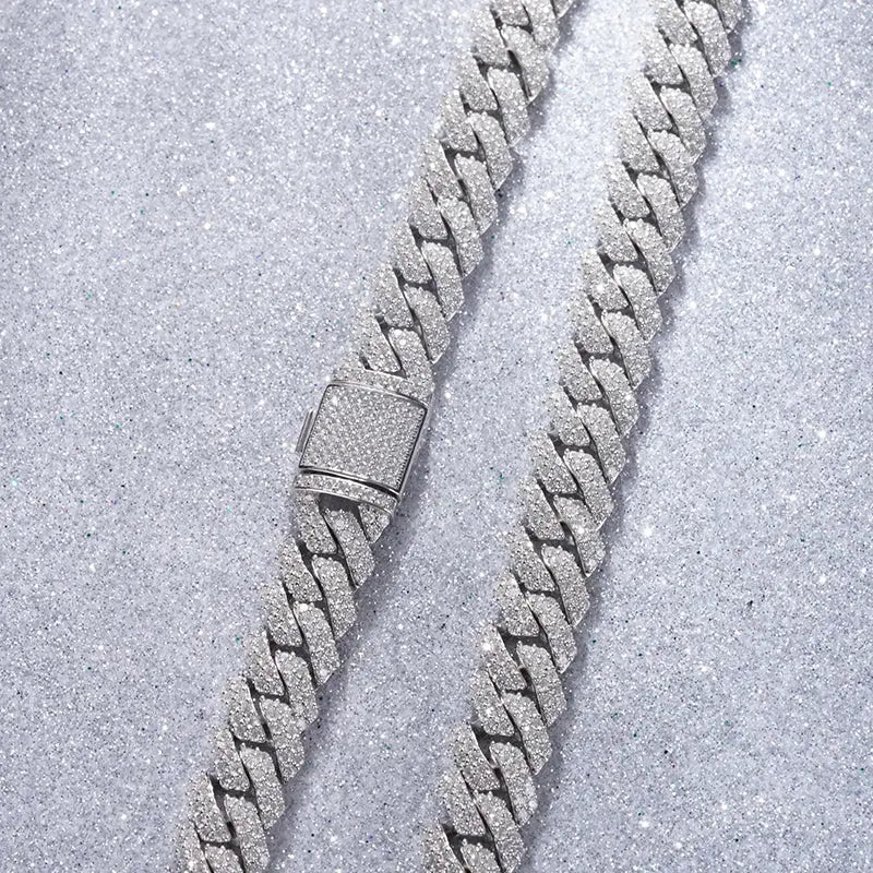 Starsgem 14k Gold Necklace Customized Jewelry Round Moissanite Cuban Link Chain 14k Solid Gold Necklace Maison Valderre